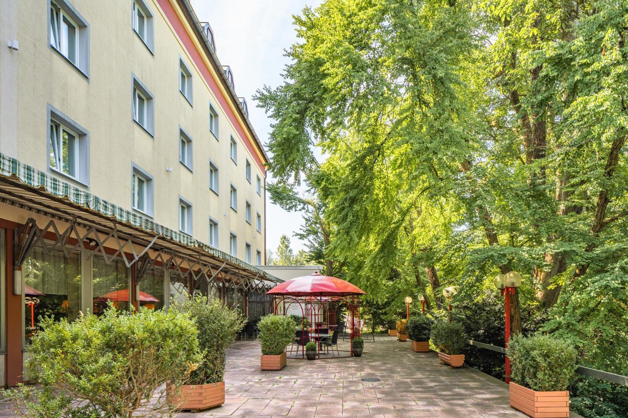 Parkhotel Crombach Rosenheim Exterior foto